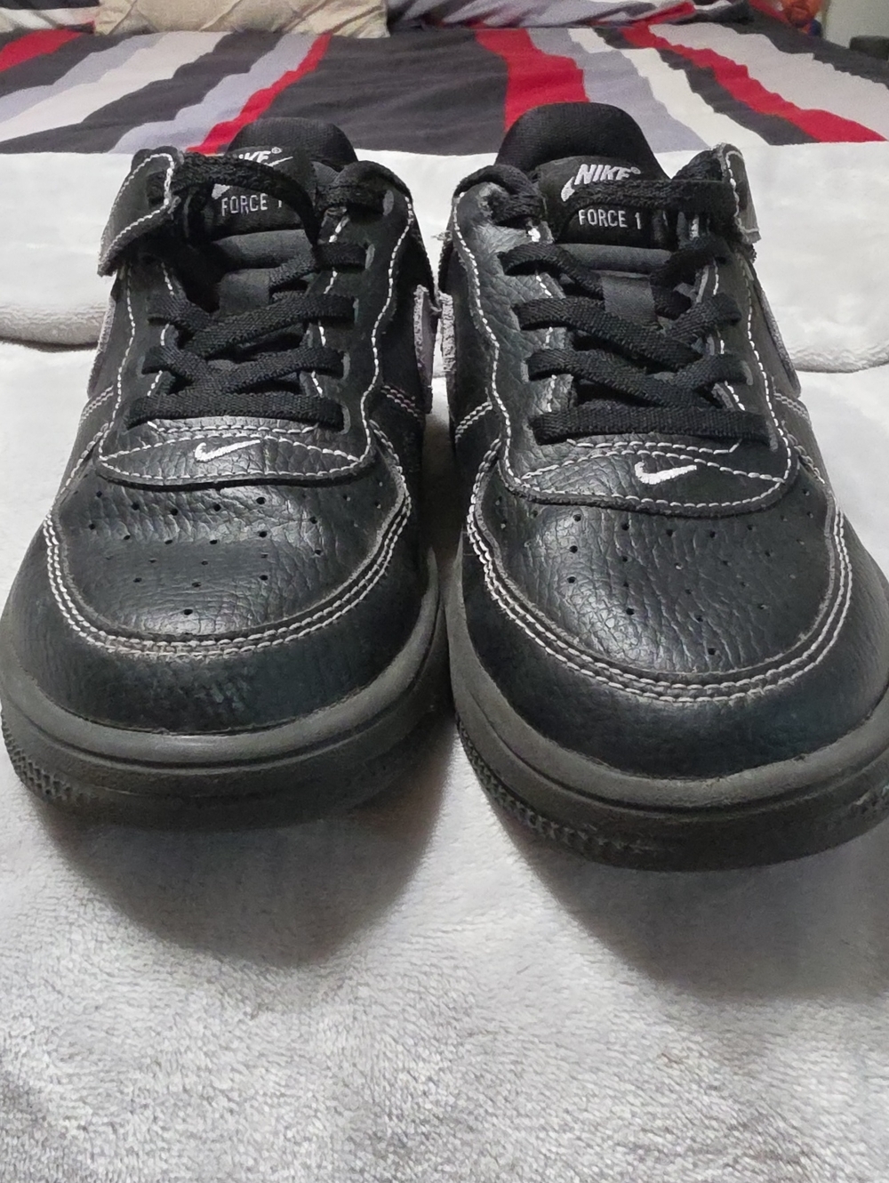 Nike Force 1 Low EasyOn Kids Sneakers – Size 1 Y